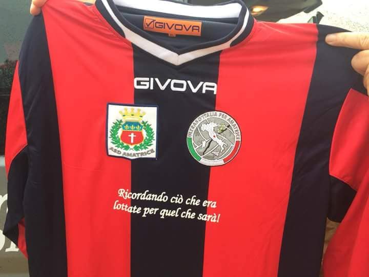 Prima maglia da gioco stagione 2018/19 donata all'ASD Amatrice calcio